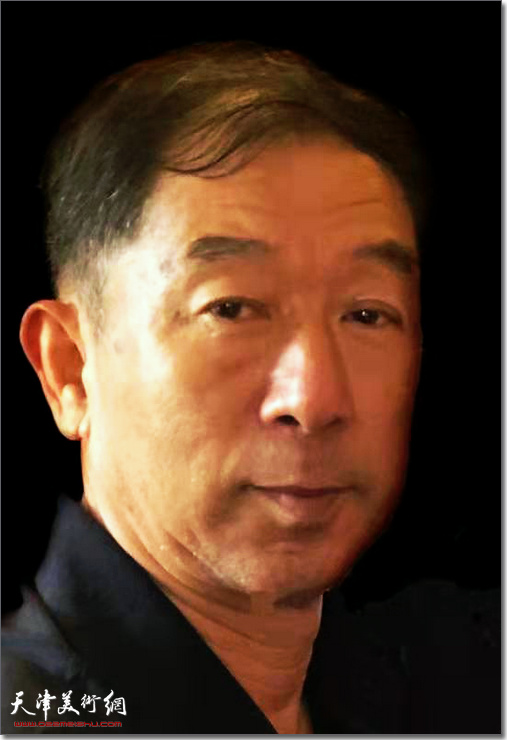 周以纯(辽宁),辽宁省书法家、美术家协会会员。鞍山市美术家协会综合画种研究会主任。